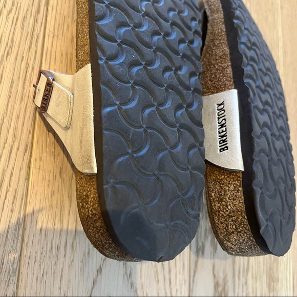 Birkenstock Gizeh Pearl Leather Sandal - Picture 9 of 14